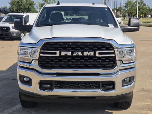 Used 2024 RAM 2500 Big Horn AWD/4WD image 3