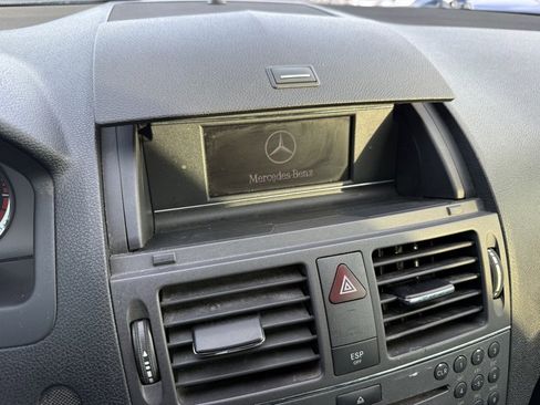 Used 2010 Mercedes-Benz C 300 Sedan image 6