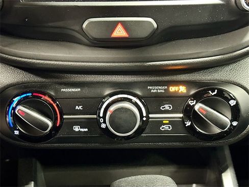 Used 2023 Kia Soul LX w/ LX Technology Package image 15