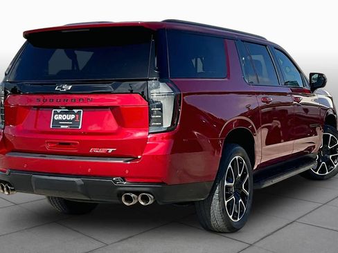 Used 2025 Chevrolet Suburban RST w/ Comfort Package RWD image 13