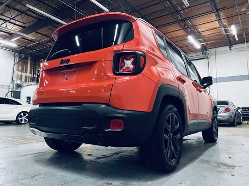 Used 2017 Jeep Renegade Altitude w/ Safety & Security Group FWD image 7