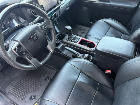 Used 2021 Toyota Tacoma TRD Sport w/ Technology Package AWD/4WD image 11