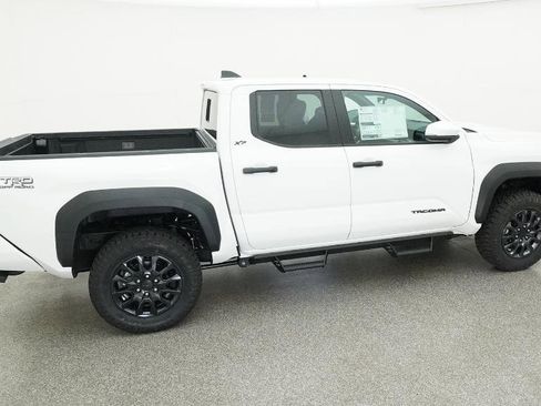 New 2025 Toyota Tacoma TRD Off-Road image 10