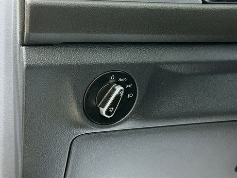 Certified 2024 Volkswagen Jetta SE image 10