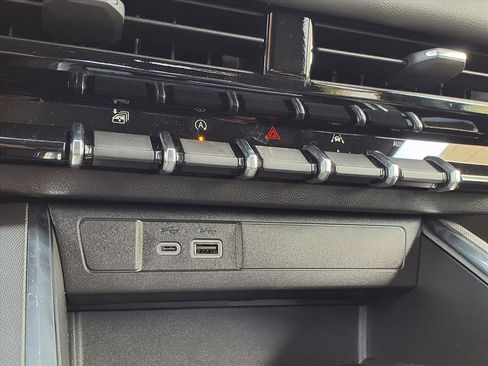 New 2026 GMC Canyon Elevation w/ Convenience Package image 5