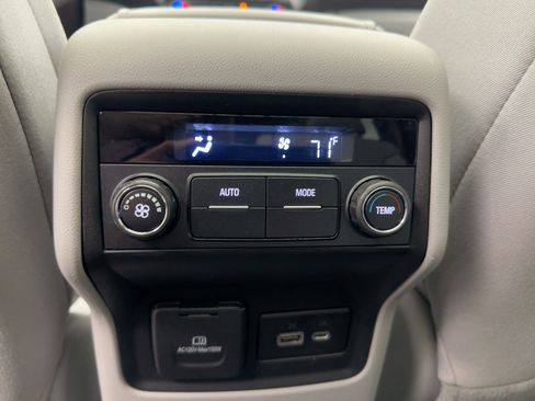 Certified 2022 GMC Acadia SLE w/ Driver Convenience Package image 31