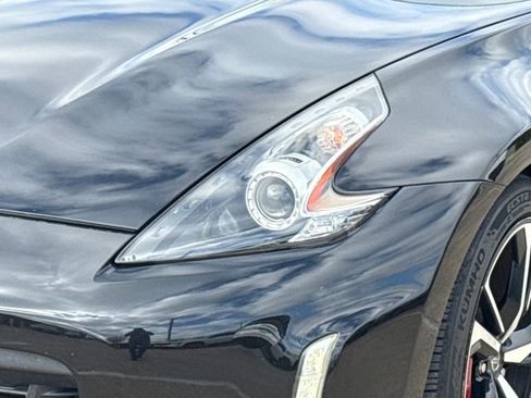 Used 2020 Nissan 370Z Touring Sport image 5