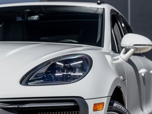 New 2026 Porsche Macan GTS image 15