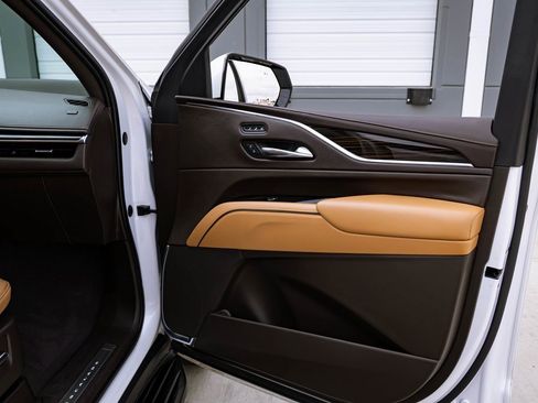 Used 2021 Cadillac Escalade ESV Sport w/ Driver Assist Tech Package image 22