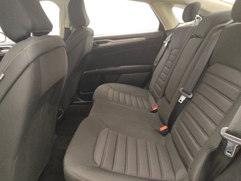 Used 2020 Ford Fusion SE AWD/4WD image 18