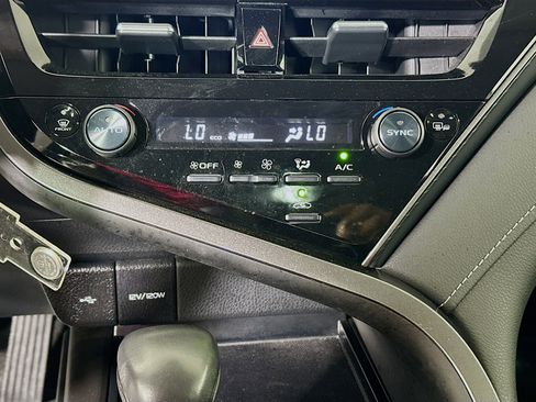 Used 2024 Toyota Camry SE image 22