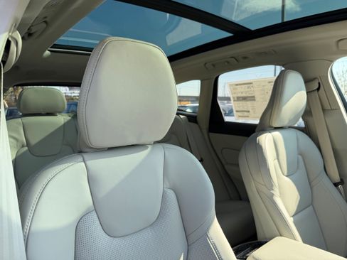 New 2026 Volvo XC60 B5 Ultra w/ Protection Package Premier image 9