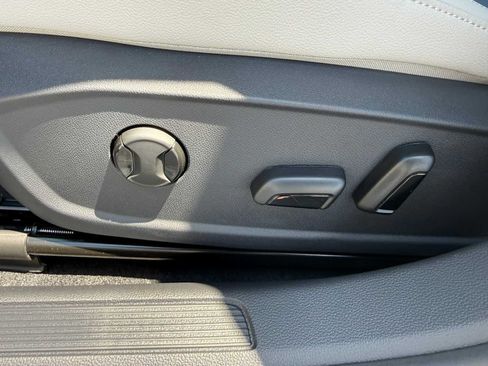 New 2026 Volkswagen Jetta SE FWD image 10