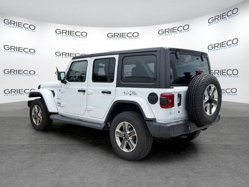 Used 2018 Jeep Wrangler Unlimited Sahara w/ Cold Weather Group AWD/4WD image 5