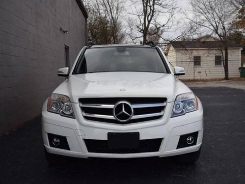 Used 2010 Mercedes-Benz GLK 350 4MATIC image 2