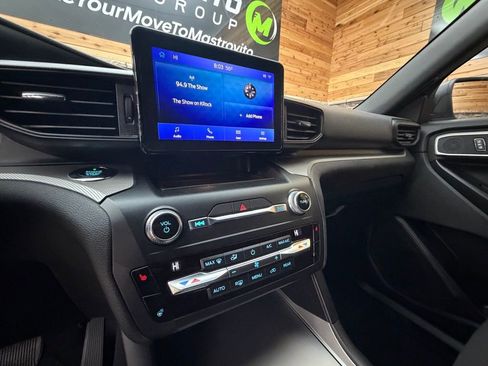 Used 2020 Ford Explorer XLT w/ Comfort Package AWD/4WD image 18