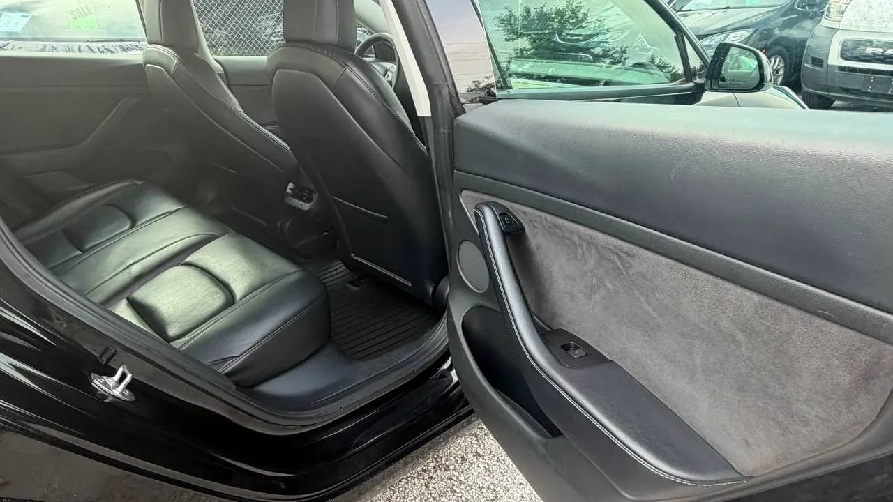 Used 2022 Tesla Model 3 RWD image 12