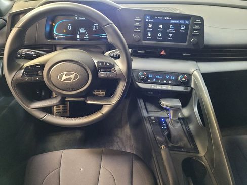 Used 2025 Hyundai Elantra Sport FWD image 22