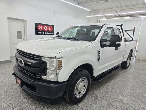 Used 2018 Ford F250 XL w/ Power Equipment Group RWD image 4
