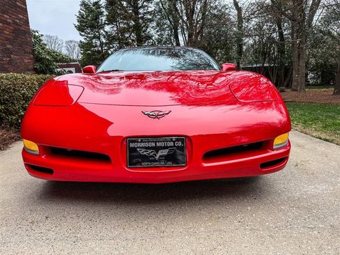 Used 2004 Chevrolet Corvette Coupe w/ Roof Package image 18