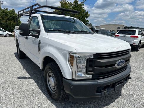 Used 2019 Ford F250 XL w/ Power Equipment Group RWD image 4