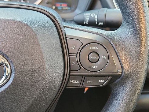 Used 2022 Toyota Corolla LE image 21