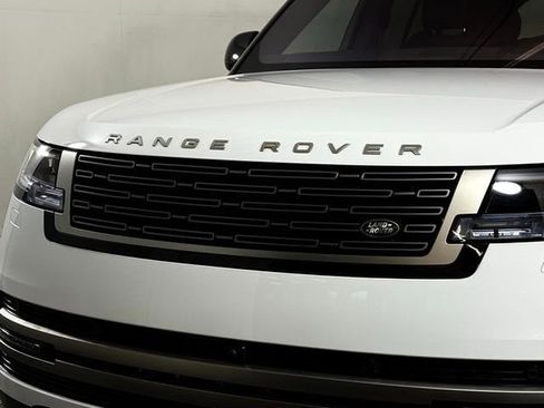 Used 2023 Land Rover Range Rover SE image 12