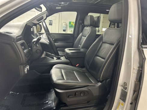 Certified 2021 GMC Yukon SLT w/ SLT Luxury Plus Package image 21