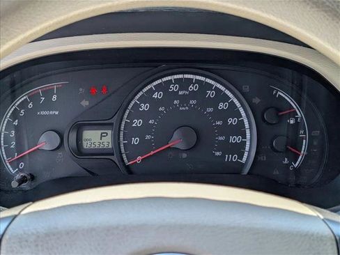 Used 2012 Toyota Sienna FWD image 11