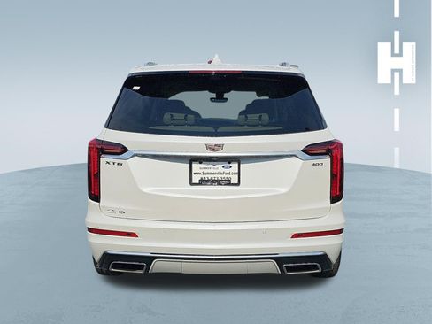 Used 2021 Cadillac XT6 Premium Luxury FWD image 4