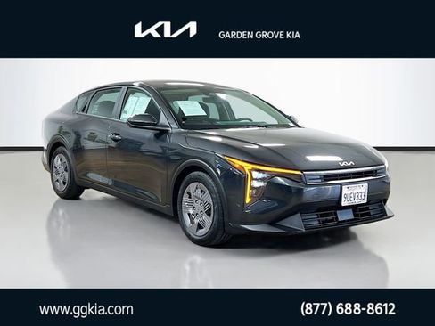 Certified 2025 Kia K4 LX image 1