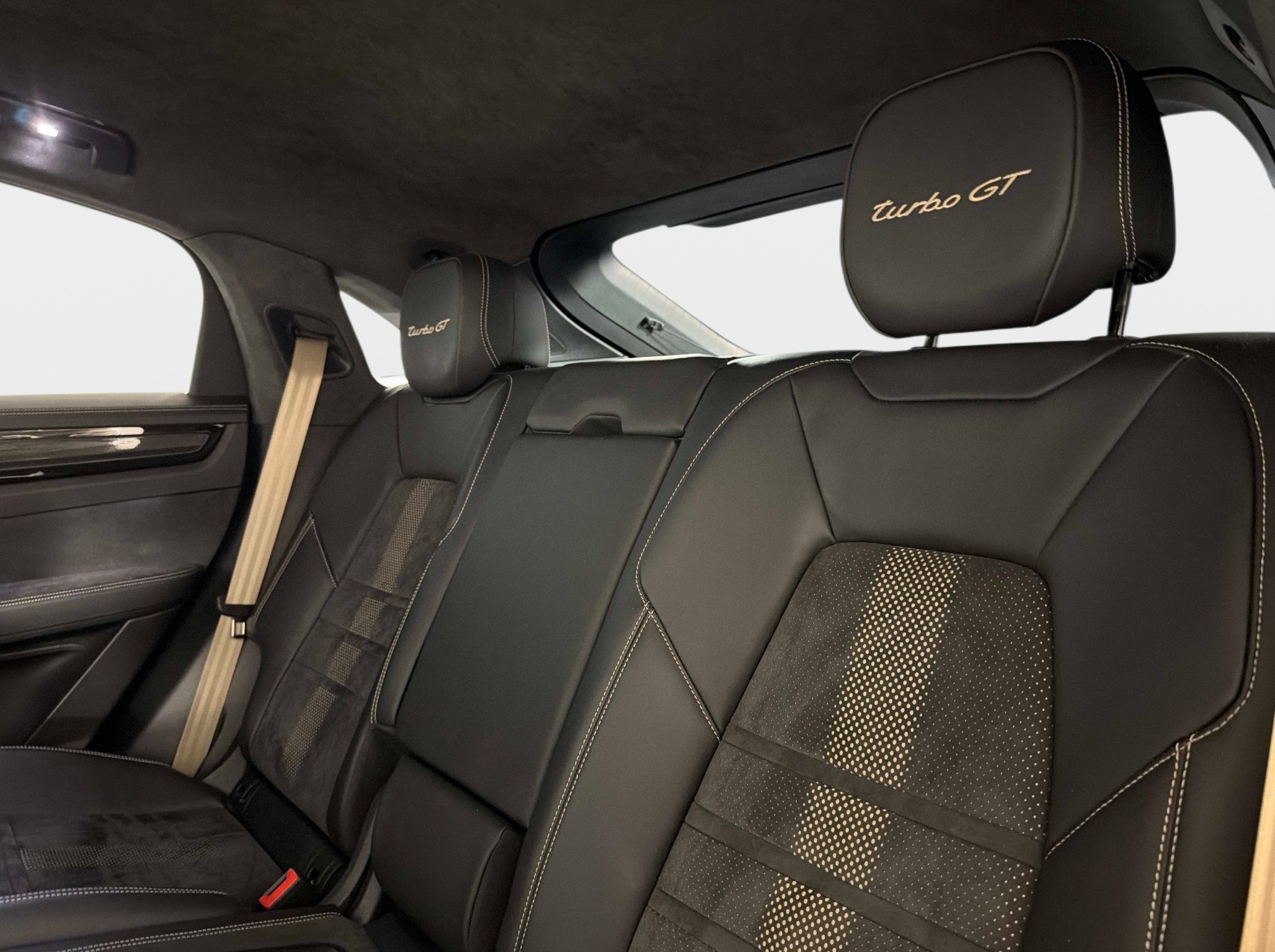 Used 2022 Porsche Cayenne Turbo GT AWD/4WD image 27
