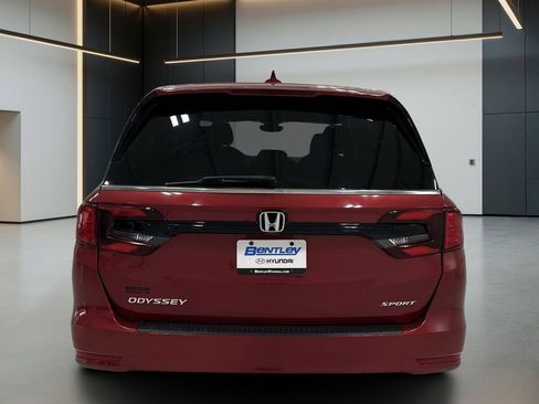 Used 2024 Honda Odyssey Sport image 6