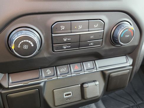 Used 2020 Chevrolet Silverado 1500 Custom Trail Boss w/ Custom Convenience Package image 18