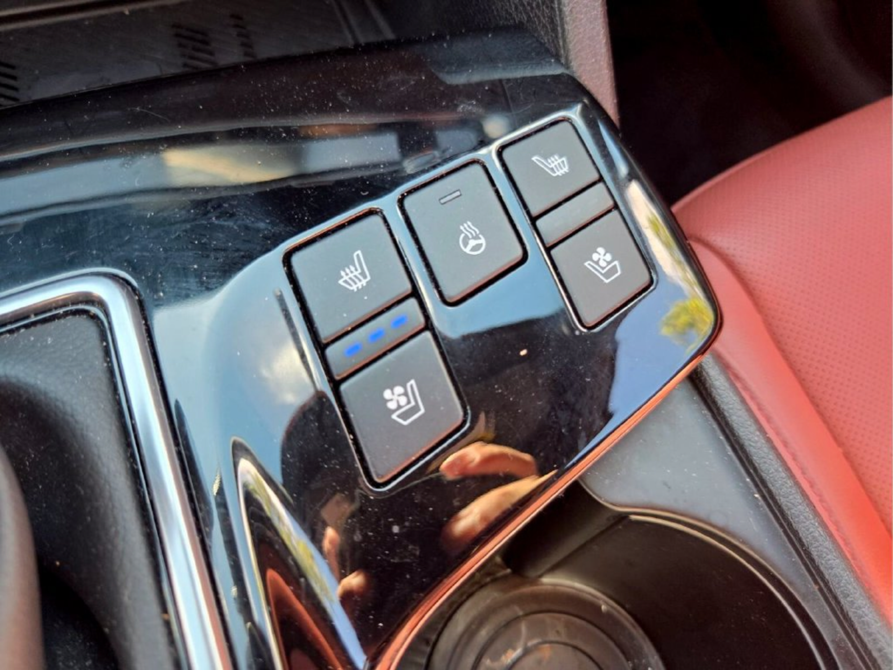Certified 2025 Kia Sportage SX FWD image 21
