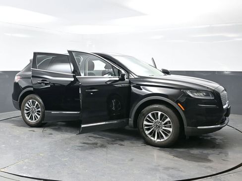 Used 2023 Lincoln Nautilus FWD image 59