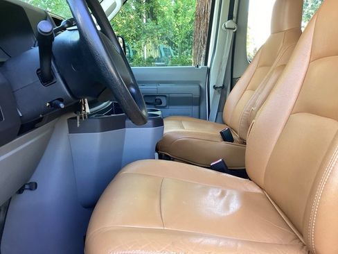 Used 2012 Ford E-350 and Econoline 350 XLT RWD image 3