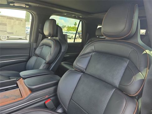 New 2025 Lincoln Navigator Black Label image 19