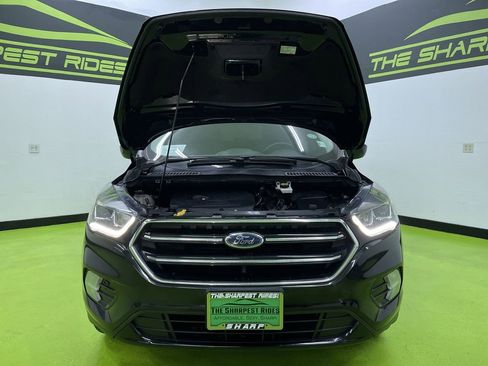 Used 2018 Ford Escape SE w/ SE Sport Appearance Package image 4