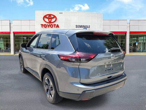 Used 2025 Nissan Rogue SV FWD image 4