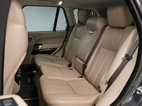 Used 2016 Land Rover Range Rover HSE image 18