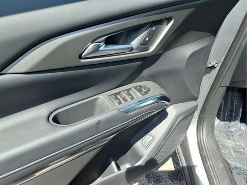 New 2026 Chevrolet Traverse LT w/ Sun and Wheel Package AWD/4WD image 18