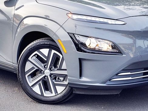 Certified 2023 Hyundai Kona SE w/ Cargo Package image 4