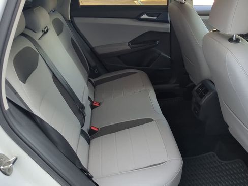 Used 2024 Volkswagen Taos SE image 20