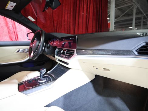 Used 2021 BMW 330i Sedan w/ Convenience Package image 23