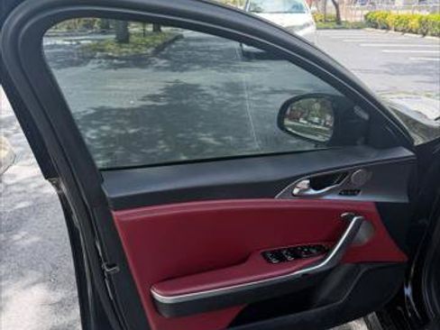 Used 2018 Kia Stinger GT1 RWD image 21