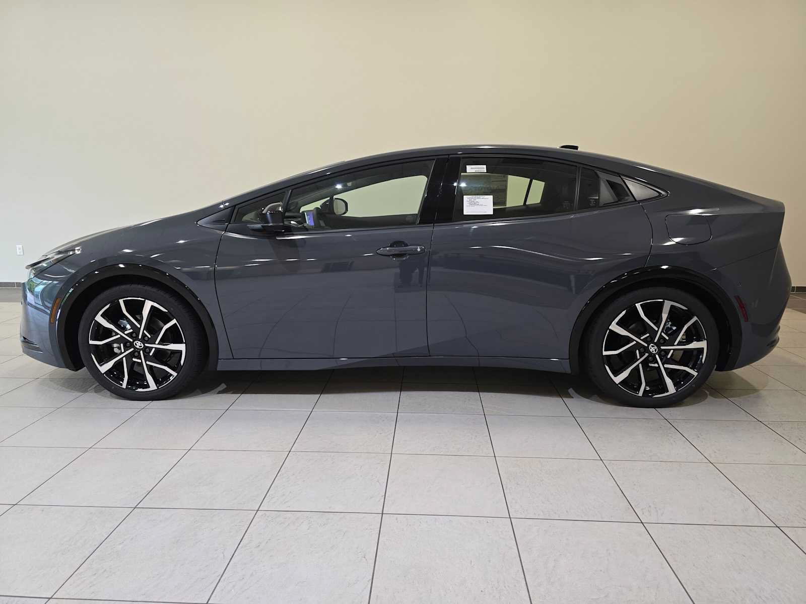 New 2027 Toyota Prius Plug-In Hybrid FWD image 3