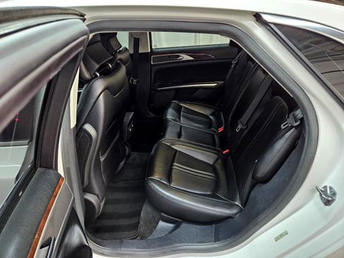 Used 2016 Lincoln MKZ image 18