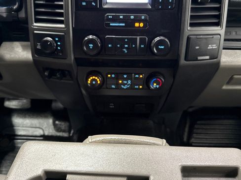 Used 2022 Ford F250 XL w/ Power Equipment Group image 18
