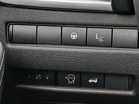 Certified 2025 Nissan Rogue Platinum w/ Tech Package FWD image 26
